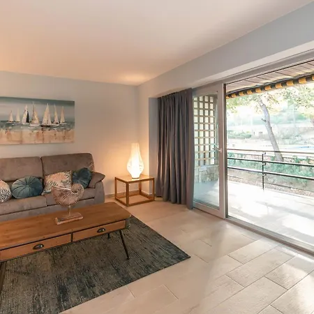 Piso Eden Mar 아파트