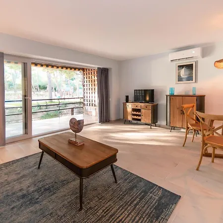 Piso Eden Mar 아파트